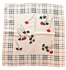 Foulard Burberry 100 % soie