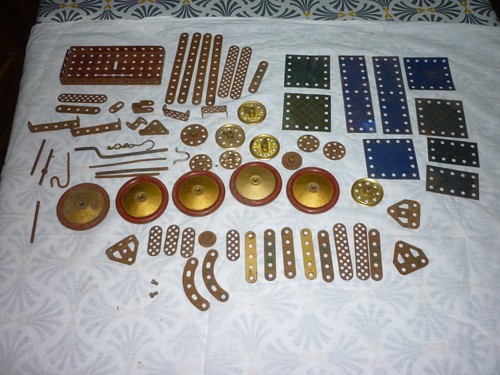 Meccano pieces tres - pieces,