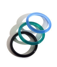 Anneau, alliance en pierres