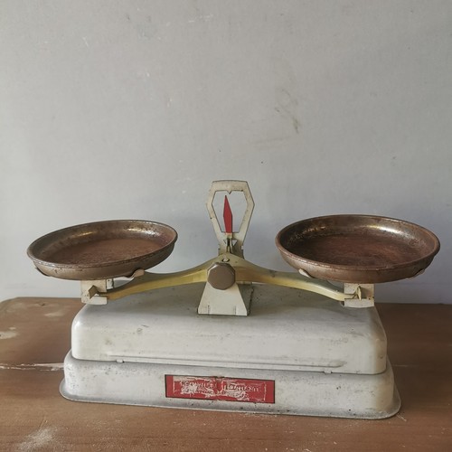 Ancienne petite balance jouet - petite,