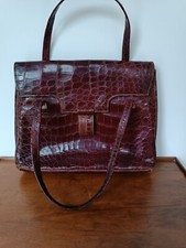 Sac à main de dame en croco de couleur bordeaux, des années 1930