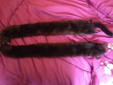 Écharpe composé de deux visons en très bon état