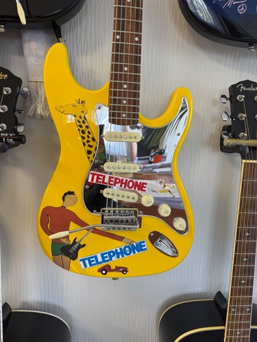 Guitare signee telephone - de, +