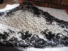 ANCIENNE MANTILLE VOILE MOTIF