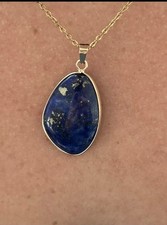 Collier doré en lapis lazuli