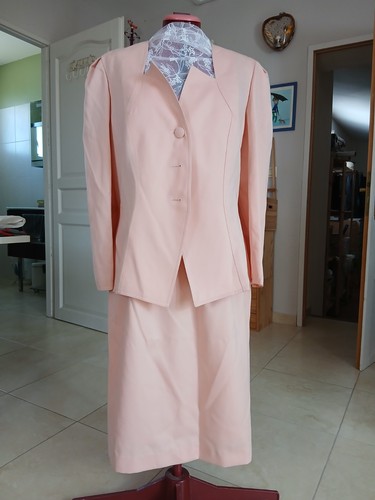 Magnifique tailleur veste - magnifique,