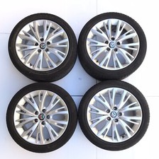 Jantes en Alliage Avec Pneus