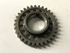 UN PIGNON DIVERS PIECE MOTEUR