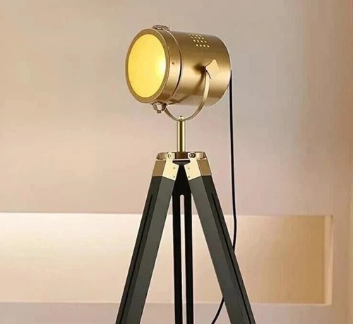 Lampadaire trépied projecteur