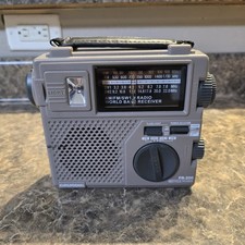 Grundig FR-200 Recycle Power Radio