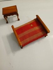 lit simple ancienne maison de poupée miniature mobilier chambre à coucher