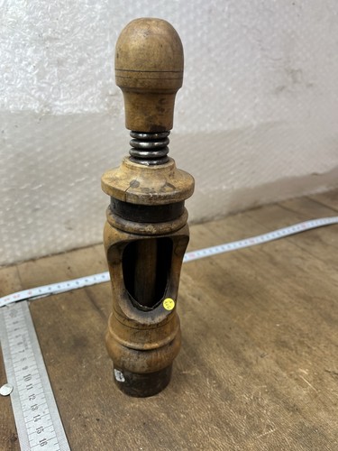 Bouchonneuse old tool - old, outil