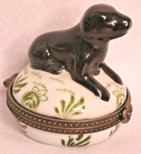 Limoge Trinket Box Peint Main France - Black Labrador sitting in Grass