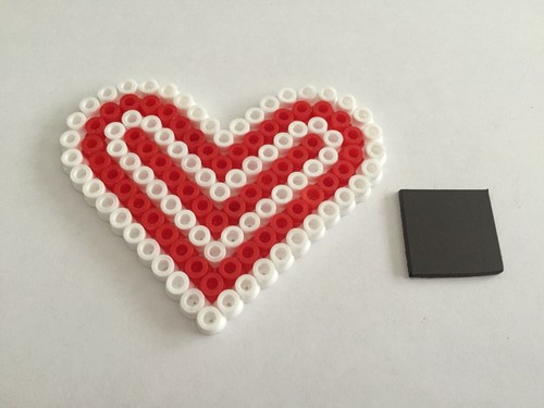 Coeur rouge blanc aimant - coeur, et
