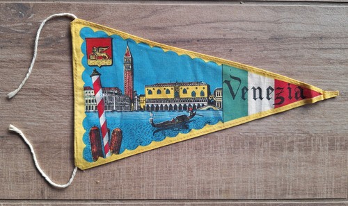 Ancien fanion touristique - ancien,