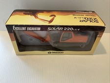 Miniature Construction Vehicle Excavator Daewoo Solar 220 LC-V at 1/40