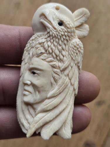 Amulette pendentif sculpte - amulette,