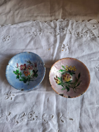 Petites coupelles signée - petites,