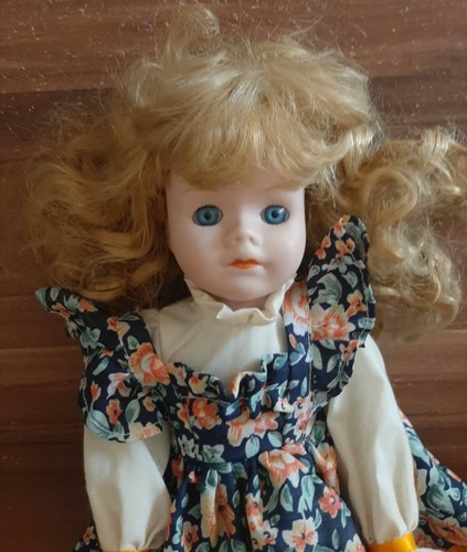 Poupée avec tête mains et - ,