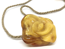Ancien Pendentif Ambre Sculpté Rose Cadeau Vintage Oeuf Jaune BALTIQUE Ambre ...