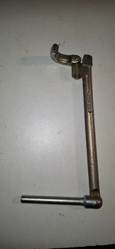 Cle pour siphon lavabo - cle,