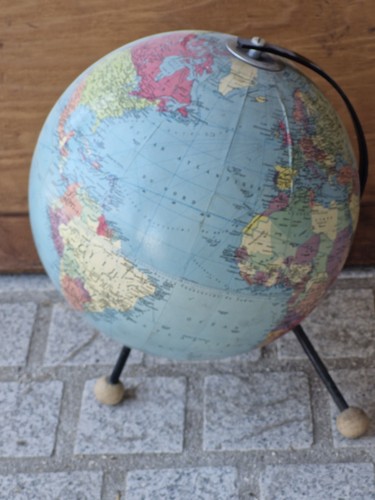 Ancien globe terrestre