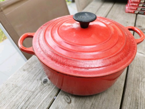 Cocotte creuset rouge en - le,