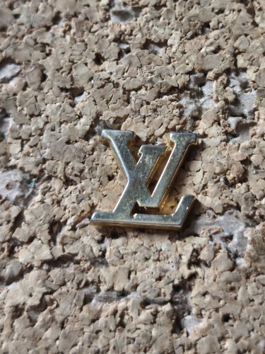 Discret pin luxe - pin's,