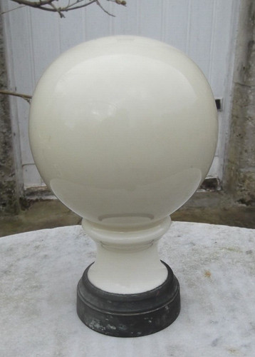 Grosse ancienne boule - grosse,