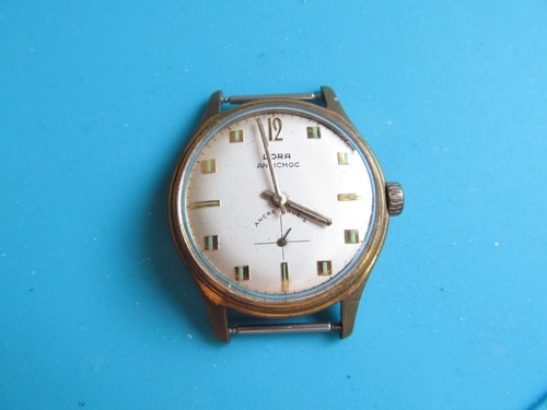 Lora montre bracelet ancienne - lora,
