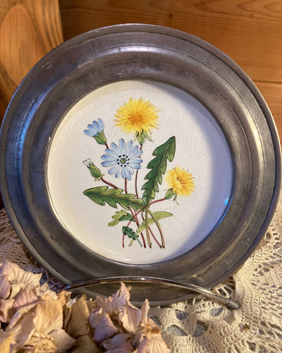 Assiette murale décorative - , en