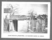 1952 -- SAINT RENAN (FINISTERE) THE APIARY IN THE COURTYARD. 4C094