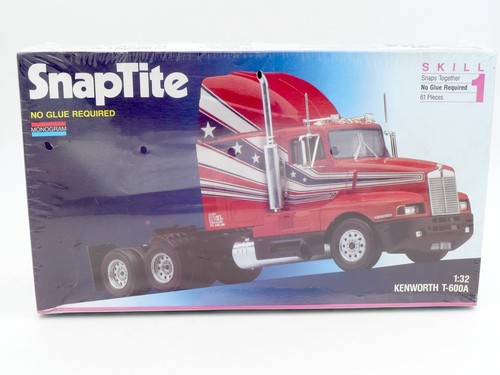 Monogram kit snaptite - monogram, 1/32