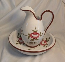 Petit Broc et Bassine de Toilette, Lave Main, Faïence décor floral, Peint à main