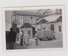 old photo ?️ group people van Poitiers church 1950s