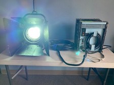 Strand Lighting Quartzcolor 575w HMI fresnel with header cable pkg DISCOUNTED!