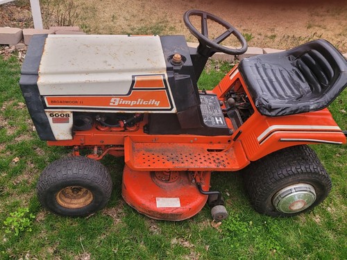 Simplicity lawn tractor with