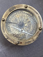 BOUSSOLE EN BRONZE DES JEUX