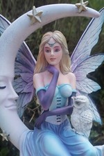 15565  FIGURINE STATUETTE
