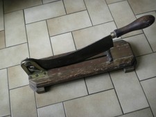 outil ancien coupe-pain