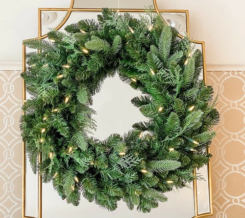 Classic lit wreath by - lit,