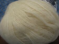 pelote de laine écru