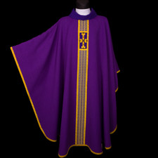 Chasuble et étole violettes