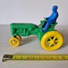 JOUET DE BAZARD PLASTIQUE RIGIDE 1/32 tracteur Farmall 1955 la terme