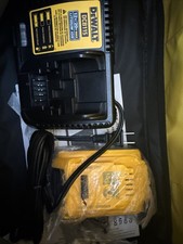 DEWALT DCB205CK 20V MAX Battery Starter Kit
