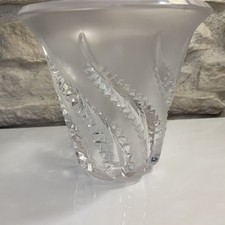 LALIQUE France, Vase en verre