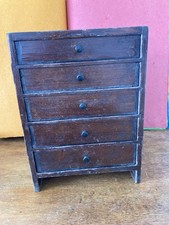 Petit meuble à tiroirs