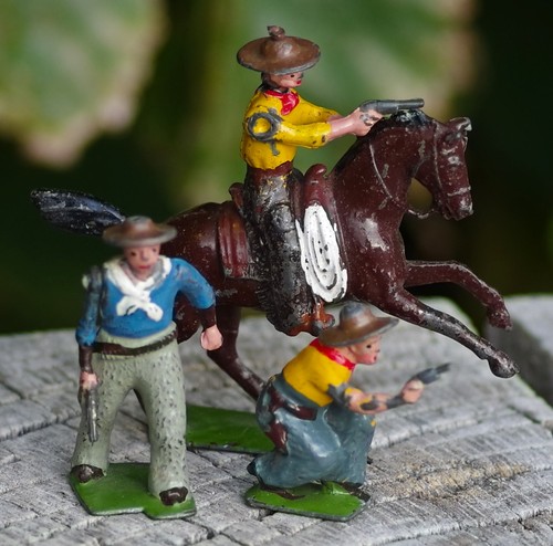 Vintage lead figurines - vintage,