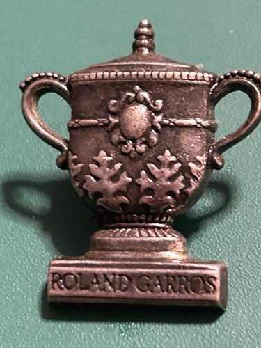 Pin roland - pin’s,