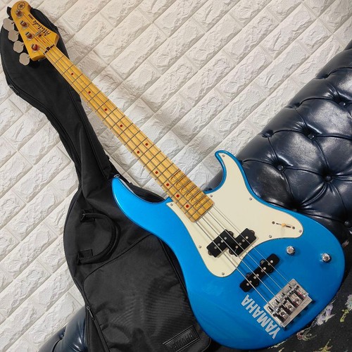 Guitare basse électrique